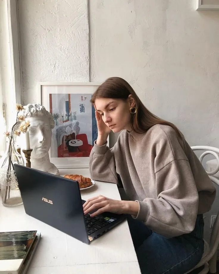 Szyfrowana wiadomość głosowa na telefonie